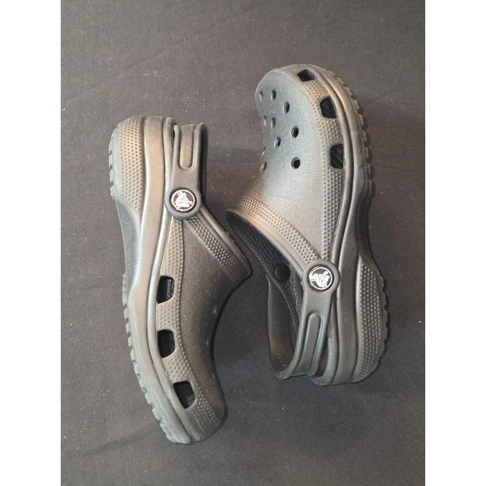Crocs Classic Clogs Kid's Size J2 Slip On Casual Shoes Black‎
